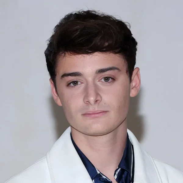 Noah Schnapp Net Worth 2025: Career Earnings and Assets