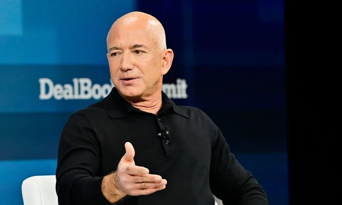 Jeff Bezos Net Worth 2025: Business Titan’s Wealth Journey